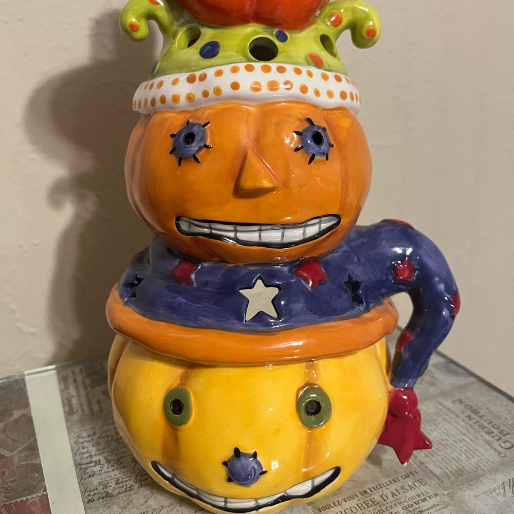 Hand Painted Pumpkin Stack Candle Holder/Halloween Decor - Picture 7 of 7